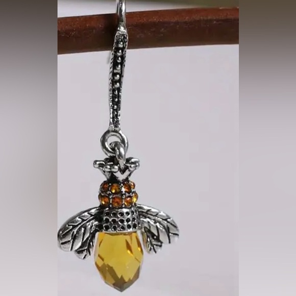 “Amber Abdomen Queen Bee” Faceted Tomenta Bumblebee Honeybee Victorian Earrings - Picture 9 of 16